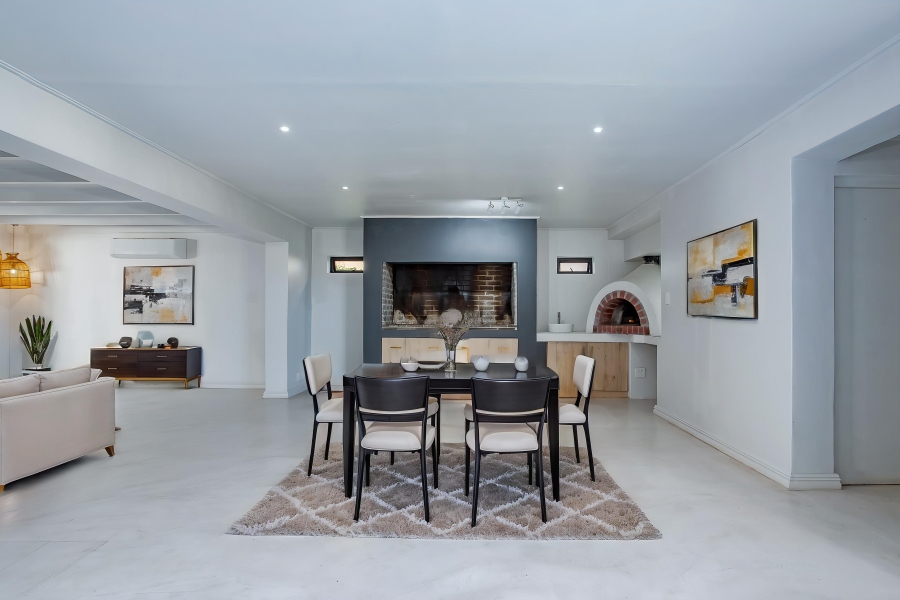 4 Bedroom Property for Sale in Hoog En Droog Western Cape